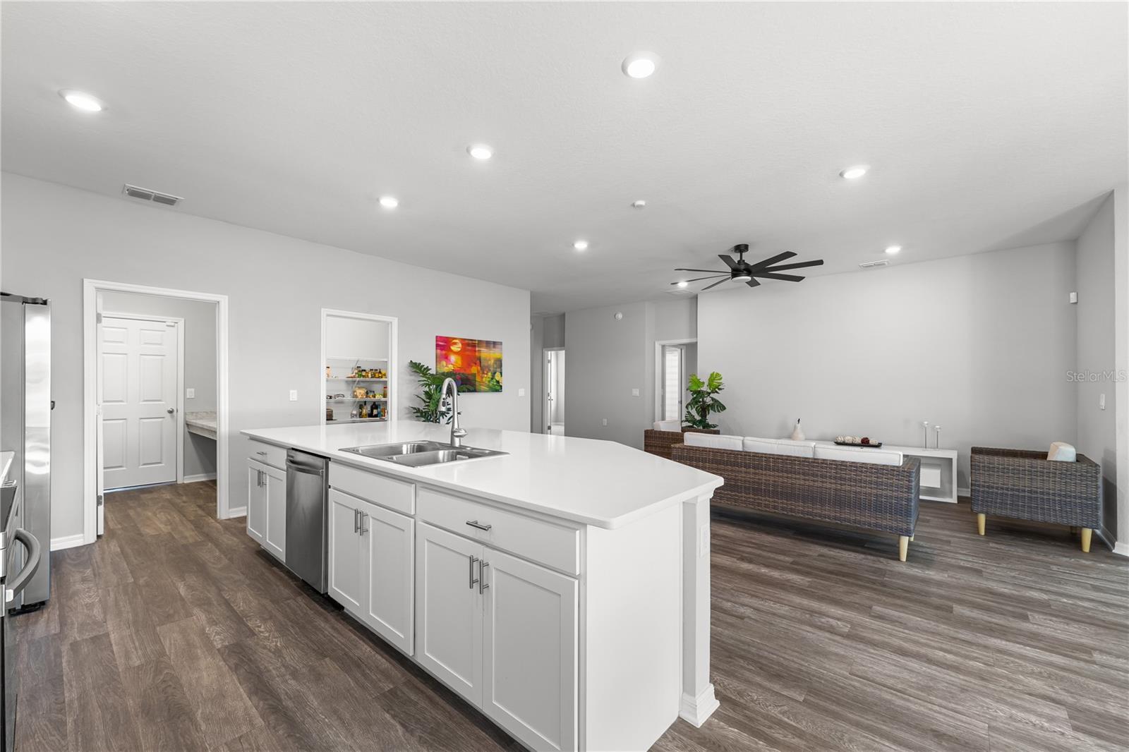 Image 21 of 48 For 870 Galloway Street