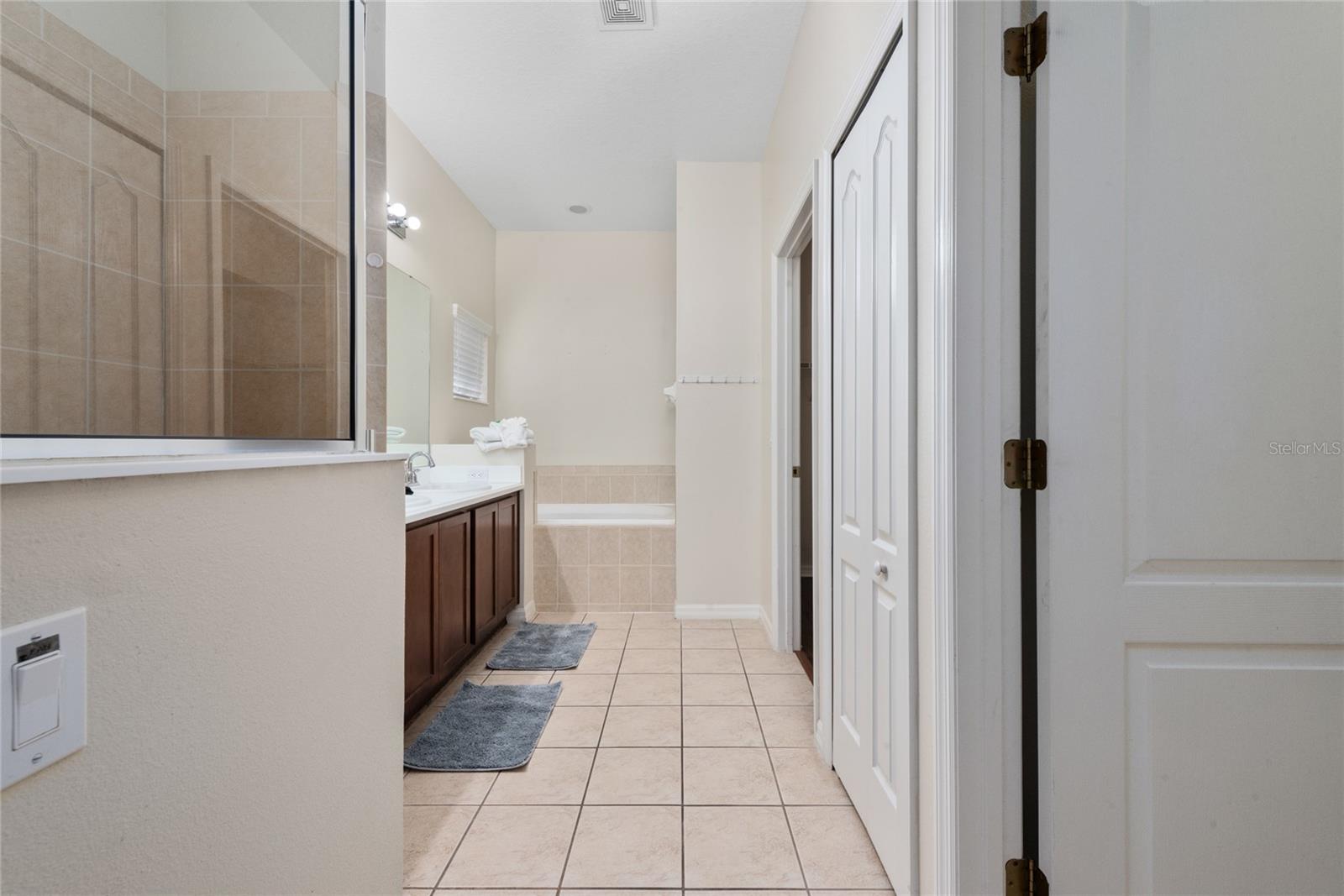 Image 30 of 73 For 170 Essex Place