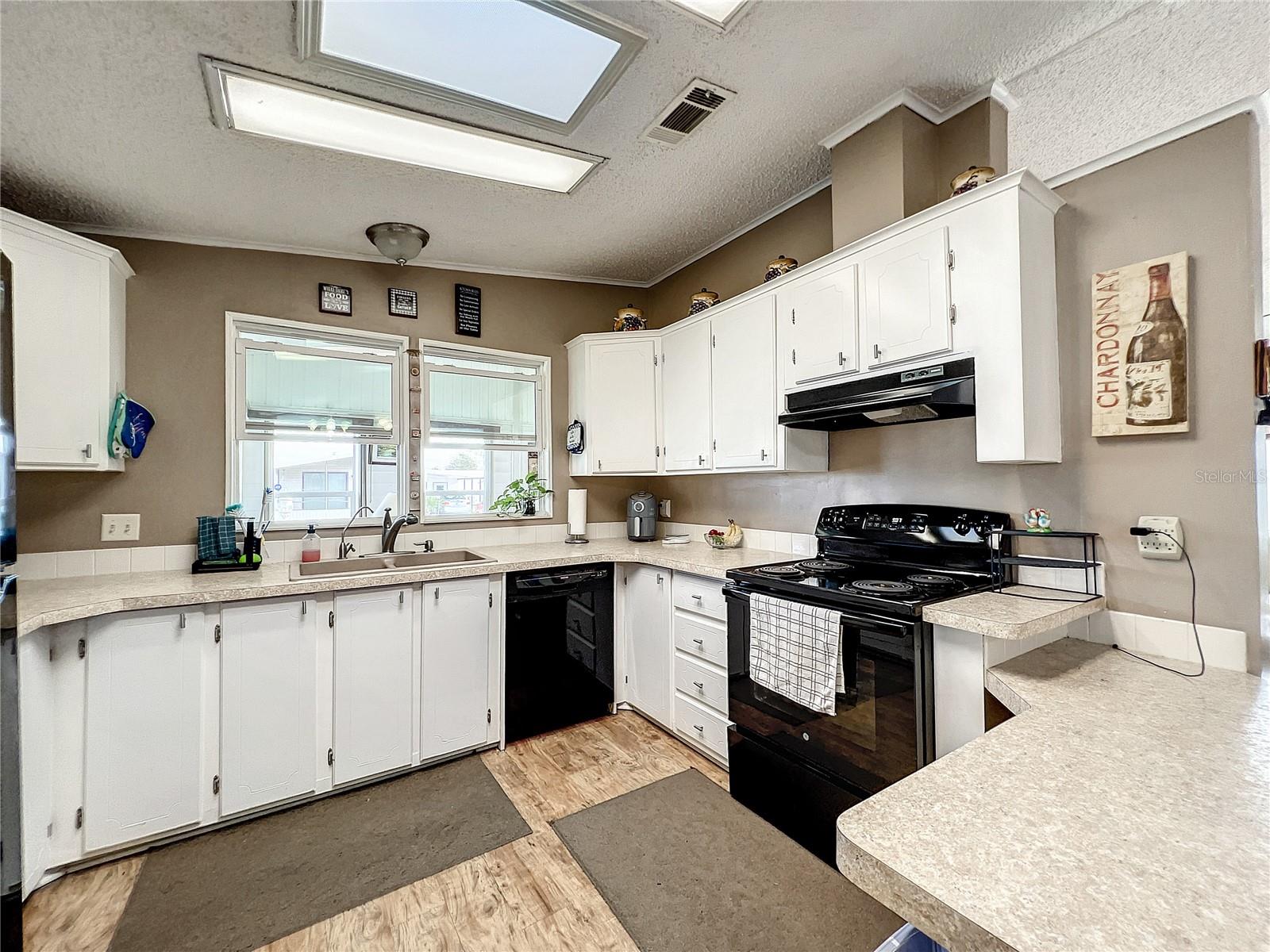 Image 12 of 42 For 6518 Raintree Lane Ne