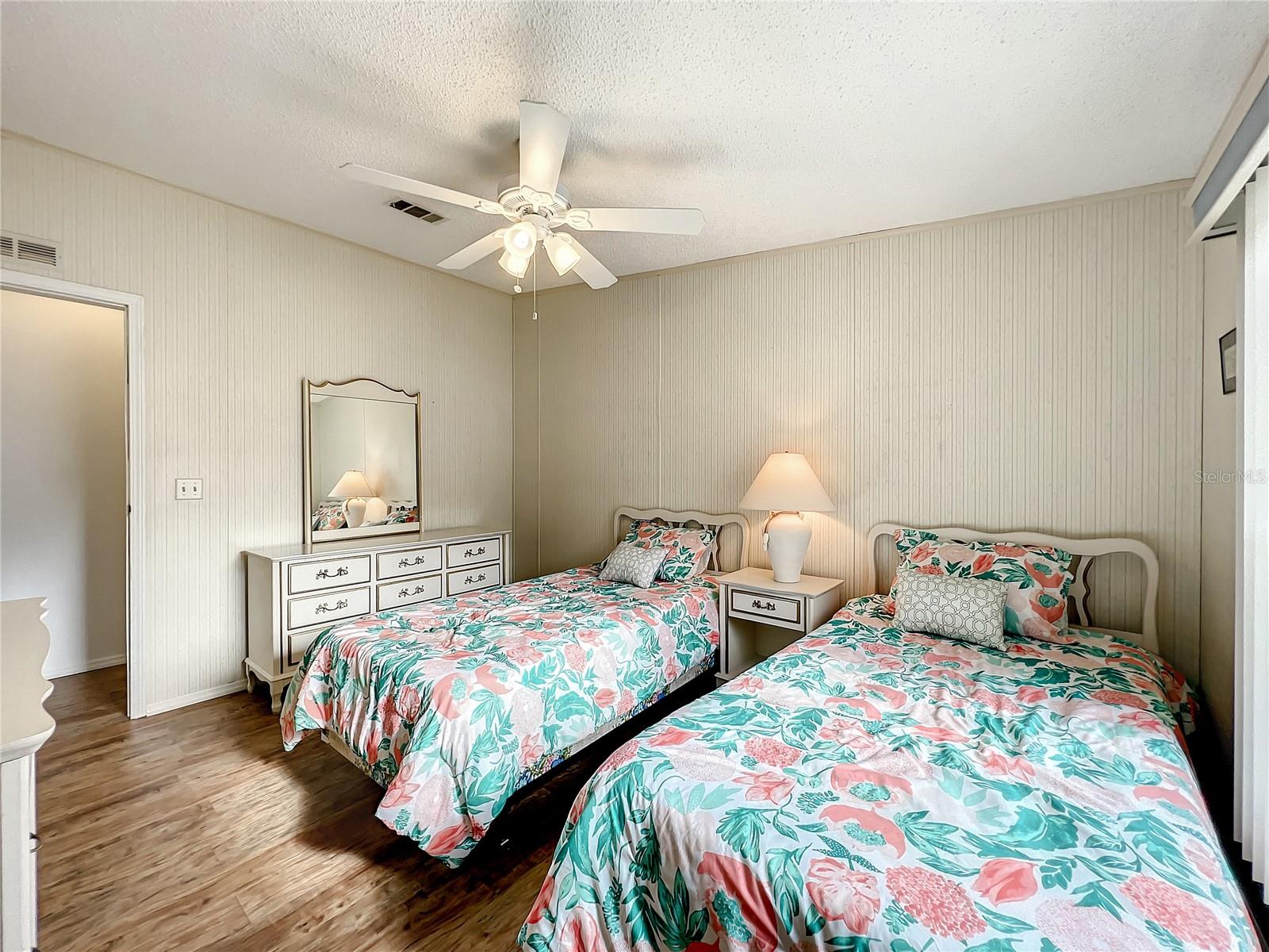 Image 18 of 42 For 6518 Raintree Lane Ne