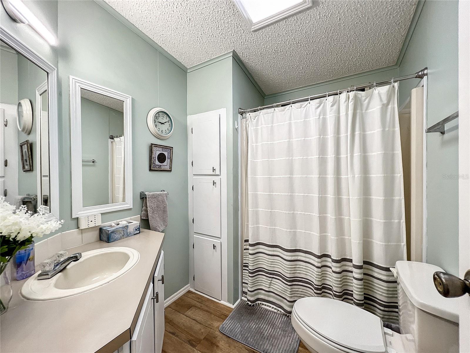 Image 19 of 42 For 6518 Raintree Lane Ne