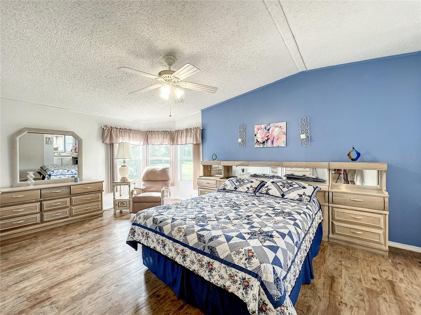 Image 21 of 42 For 6518 Raintree Lane Ne