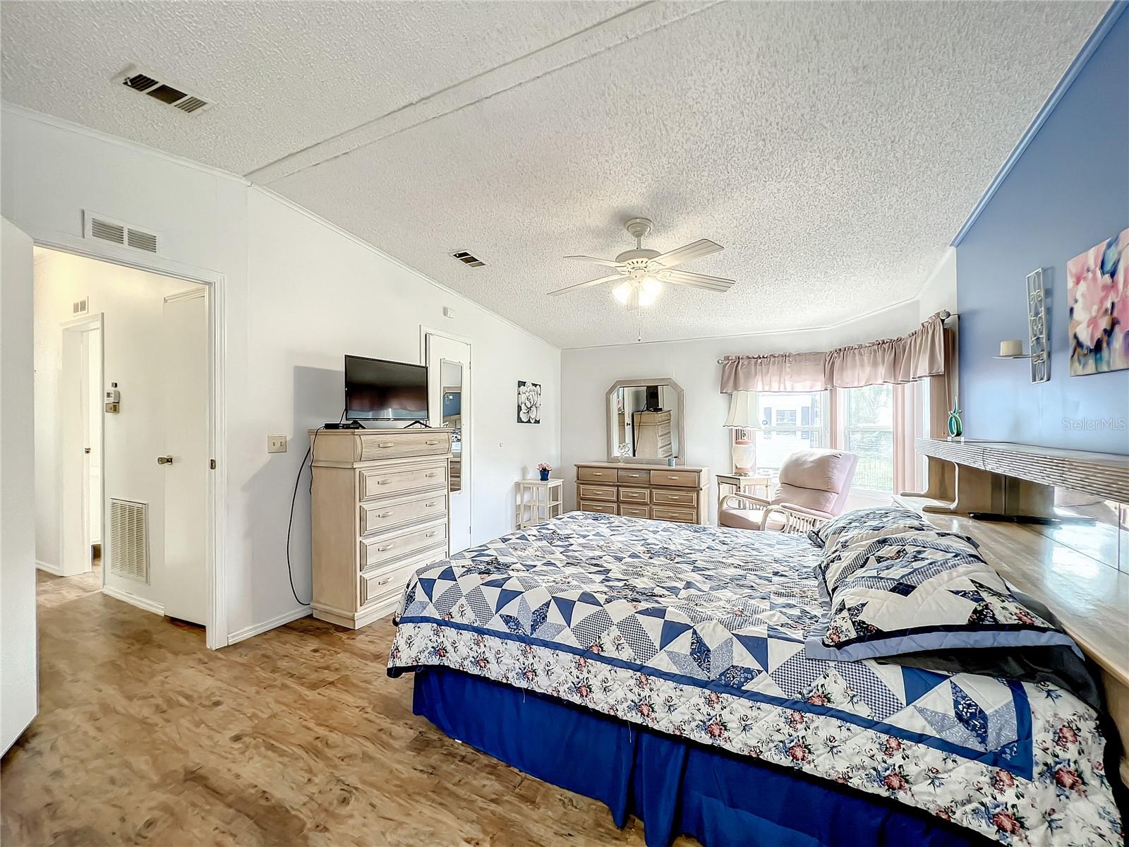 Image 22 of 42 For 6518 Raintree Lane Ne