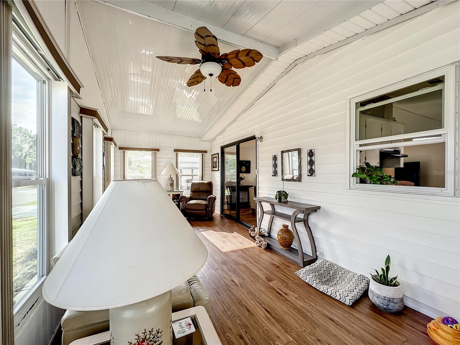 Image 6 of 42 For 6518 Raintree Lane Ne