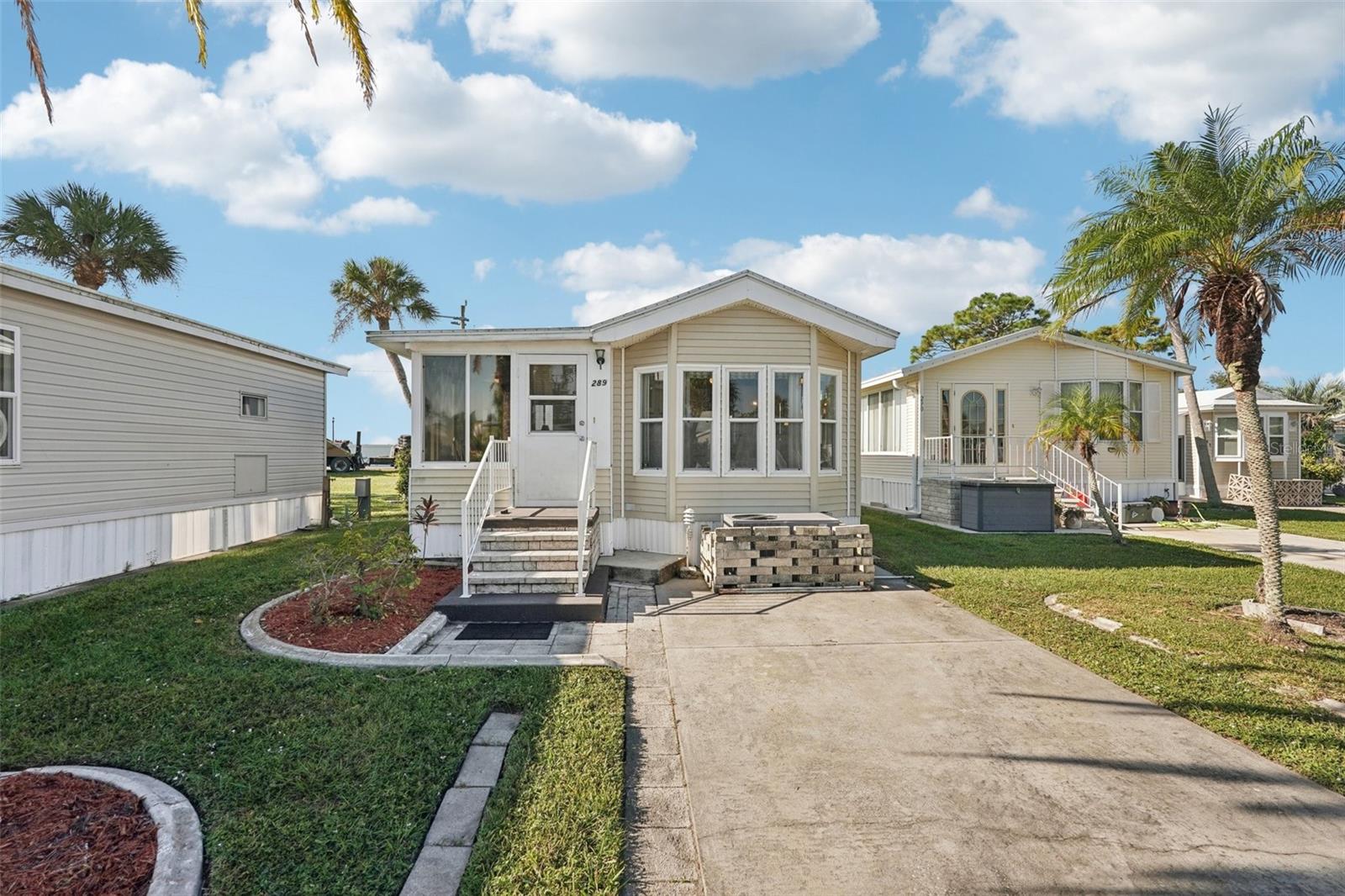 Image 4 of 20 For 289 Bainbridge Drive