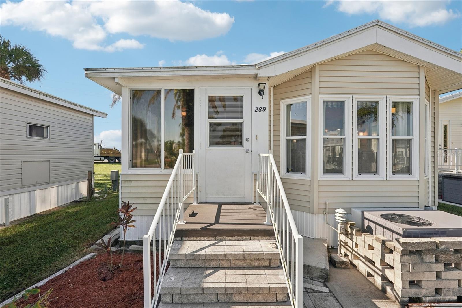 Image 5 of 20 For 289 Bainbridge Drive