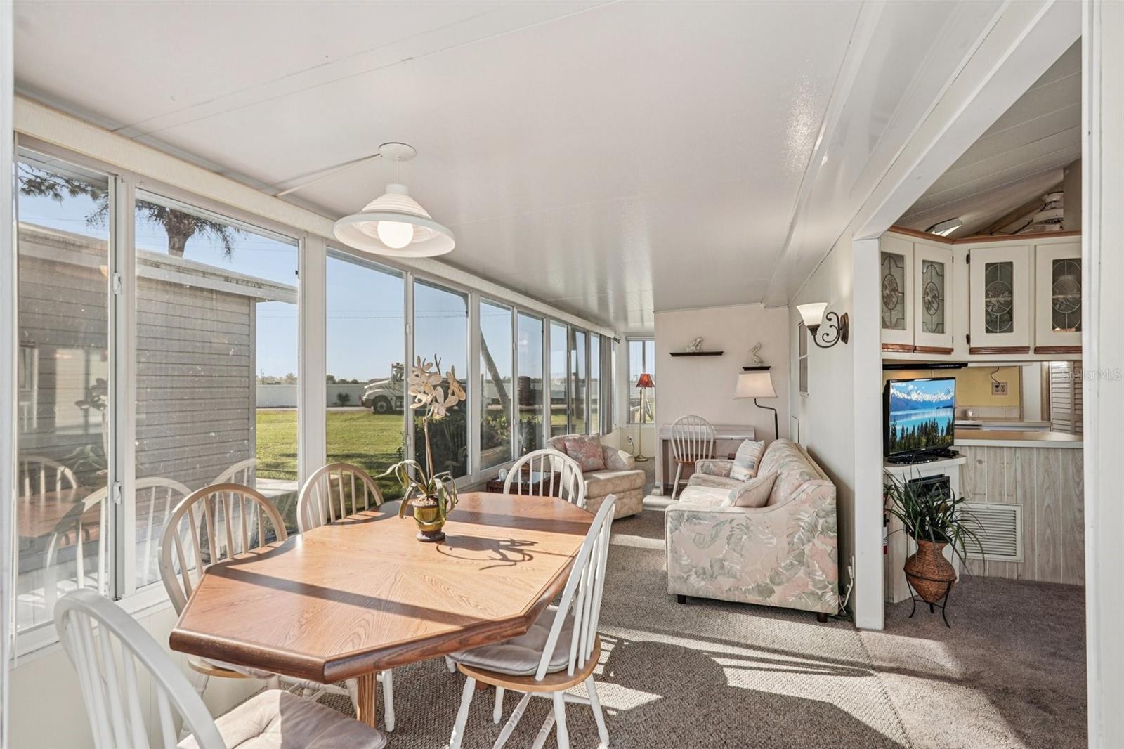 Image 8 of 20 For 289 Bainbridge Drive