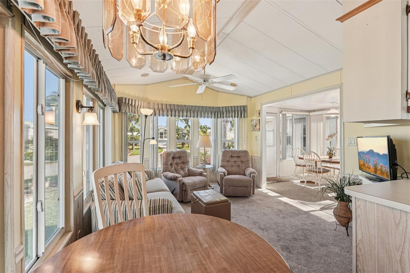 Image 9 of 20 For 289 Bainbridge Drive