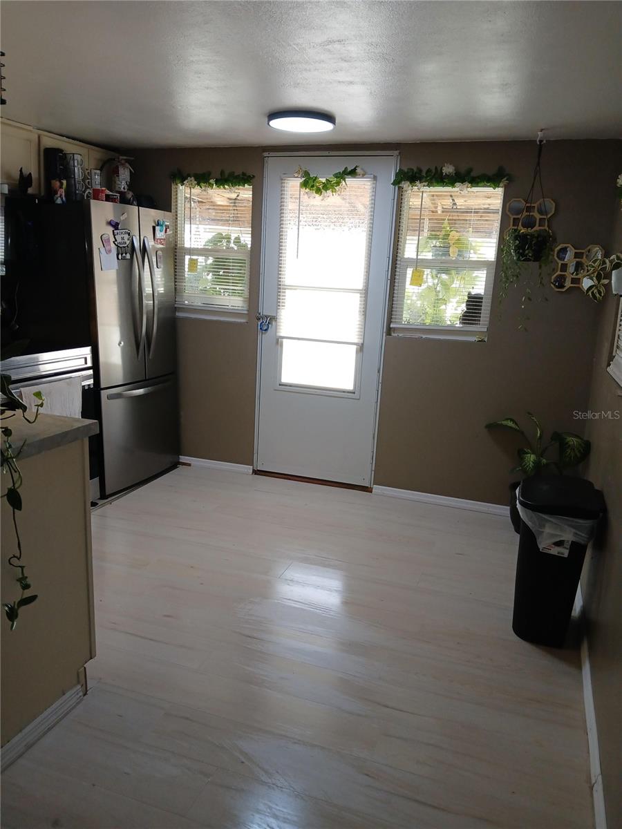 Image 6 of 15 For 2818 Texas Avenue