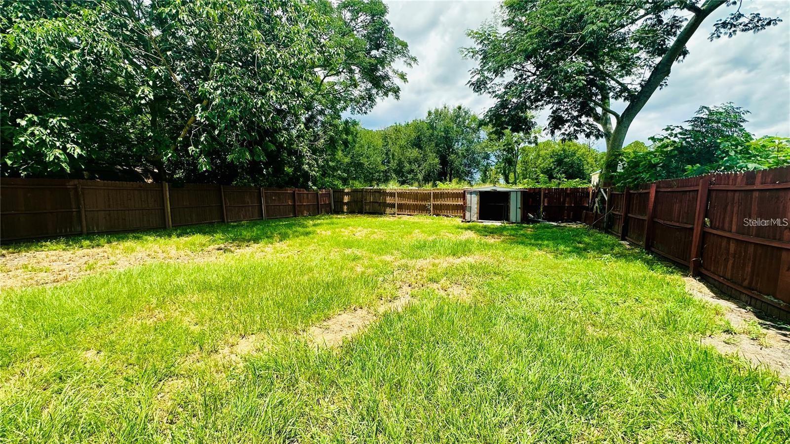 Image 19 of 19 For 850 E 19th St