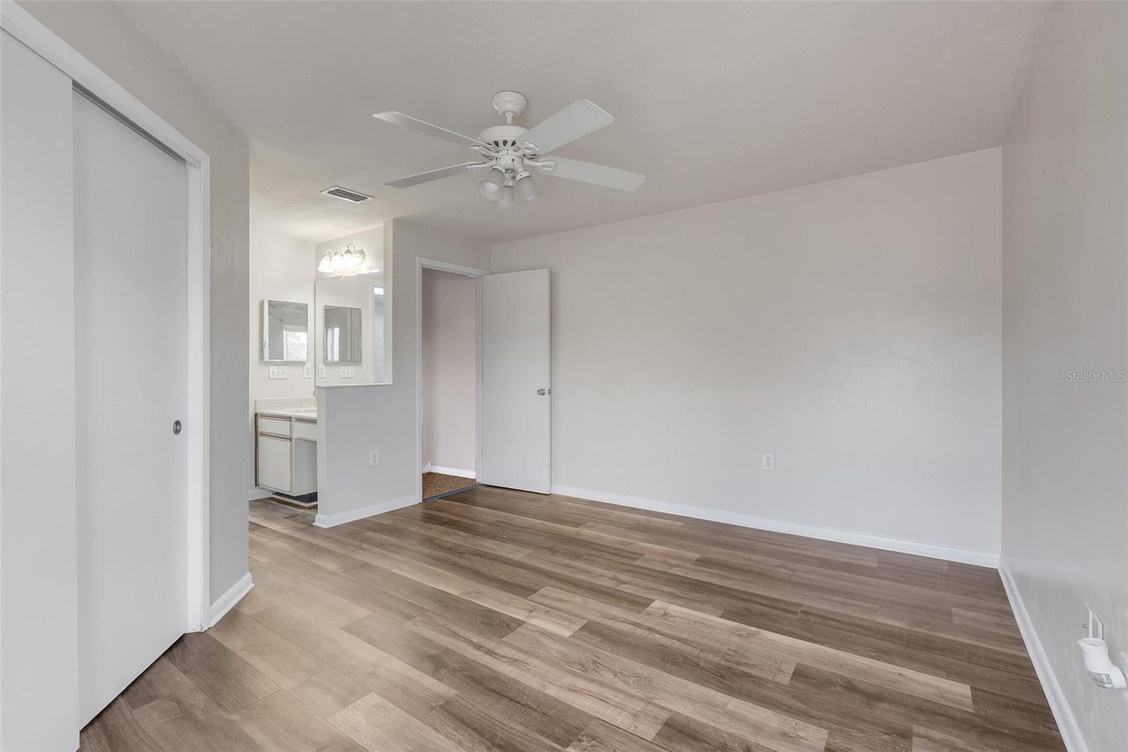 Image 20 of 26 For 3112 Semoran Boulevard O6