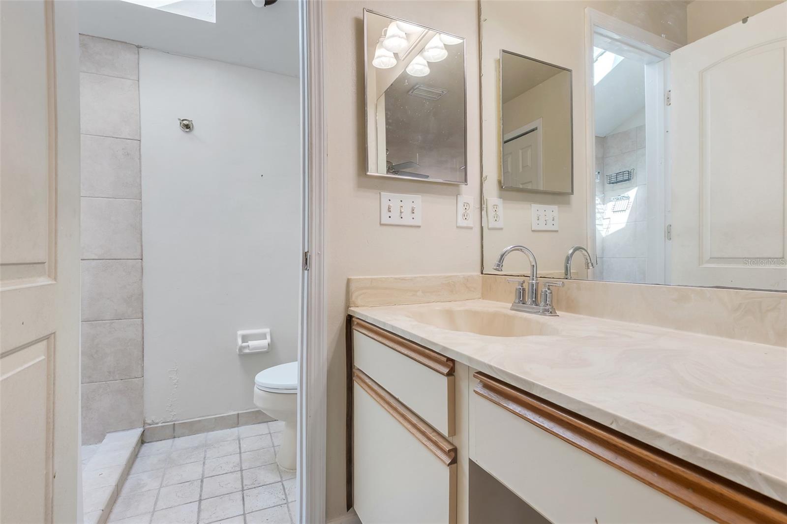 Image 22 of 26 For 3112 Semoran Boulevard O6