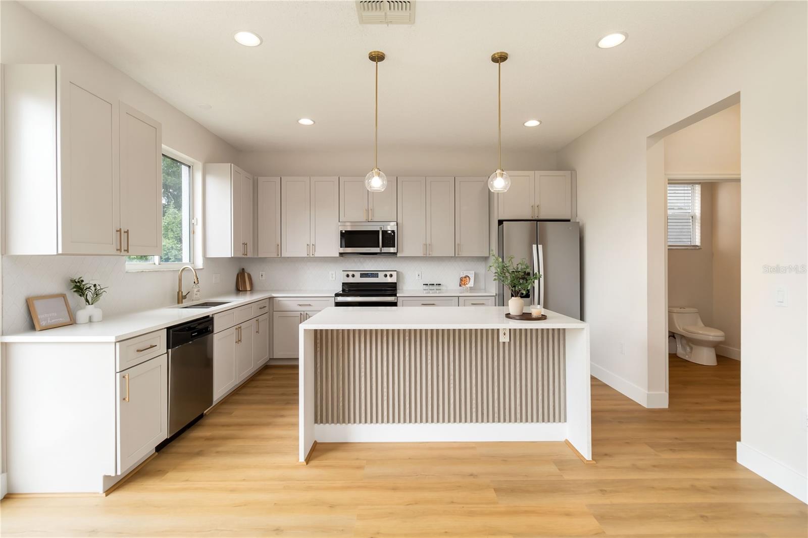 Image 15 of 53 For 149 Roseling Crossing