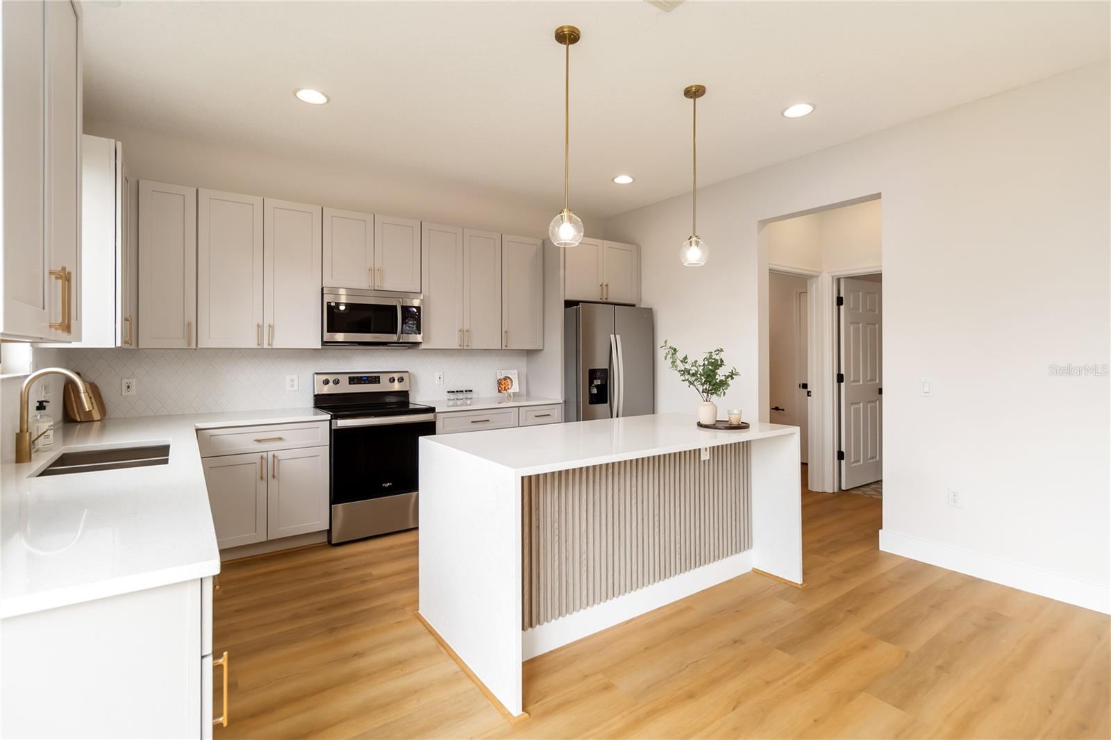 Image 16 of 53 For 149 Roseling Crossing