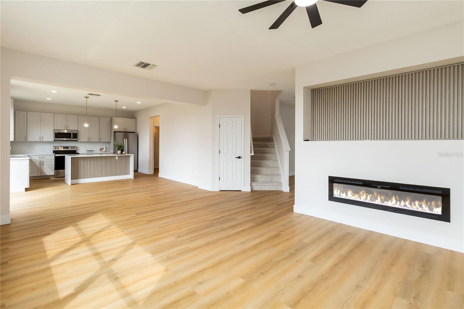 Image 2 of 53 For 149 Roseling Crossing