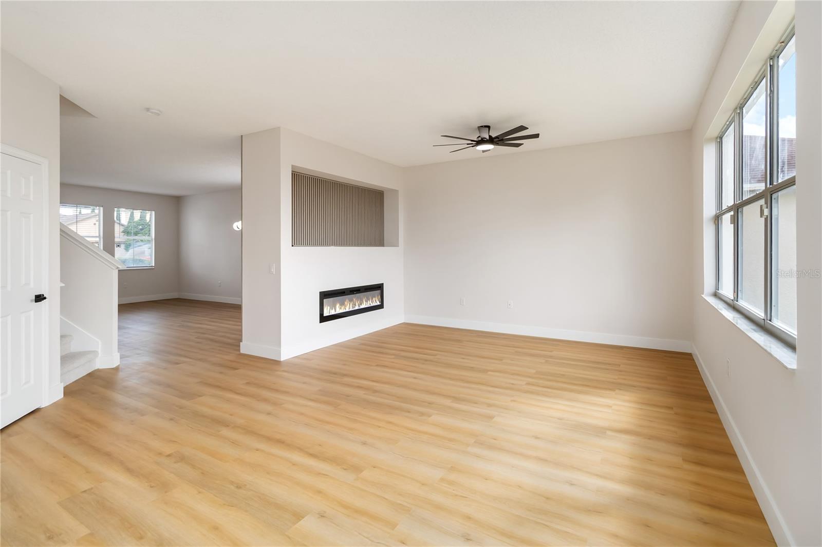 Image 22 of 53 For 149 Roseling Crossing