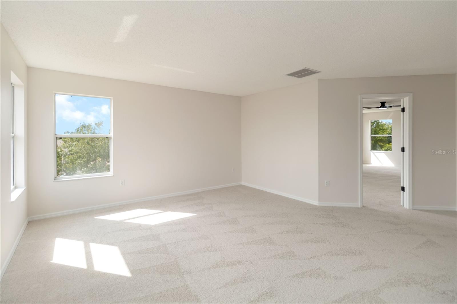 Image 27 of 53 For 149 Roseling Crossing