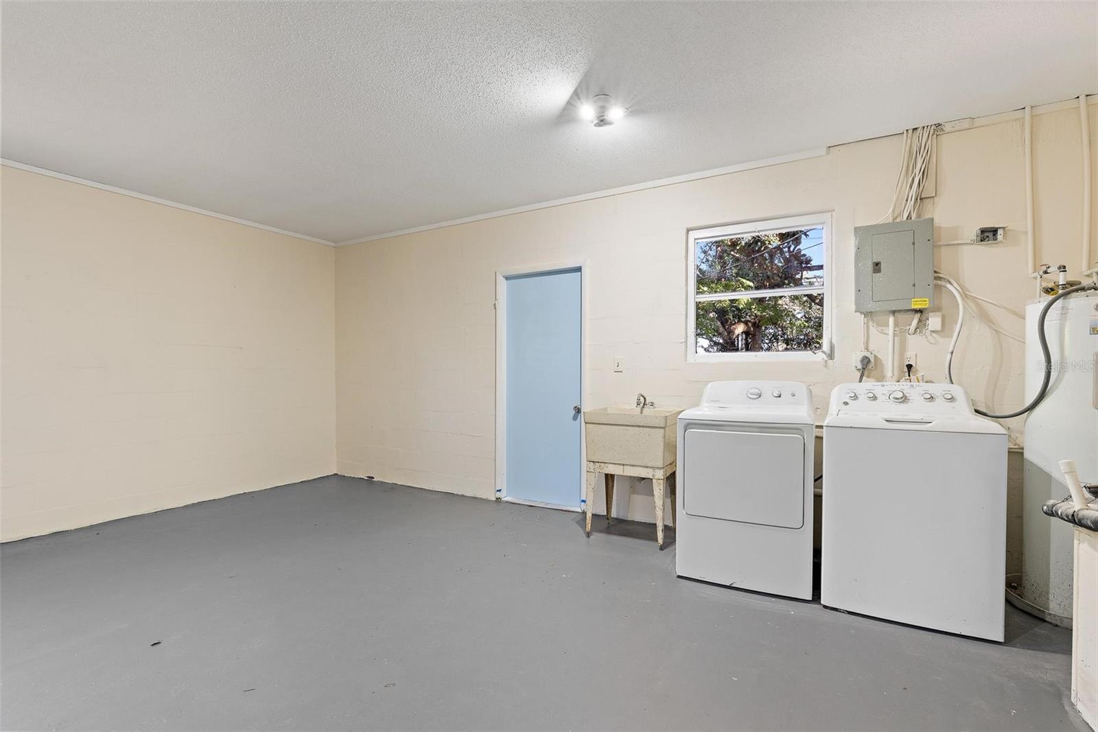 Image 18 of 26 For 421 Jasmine Road