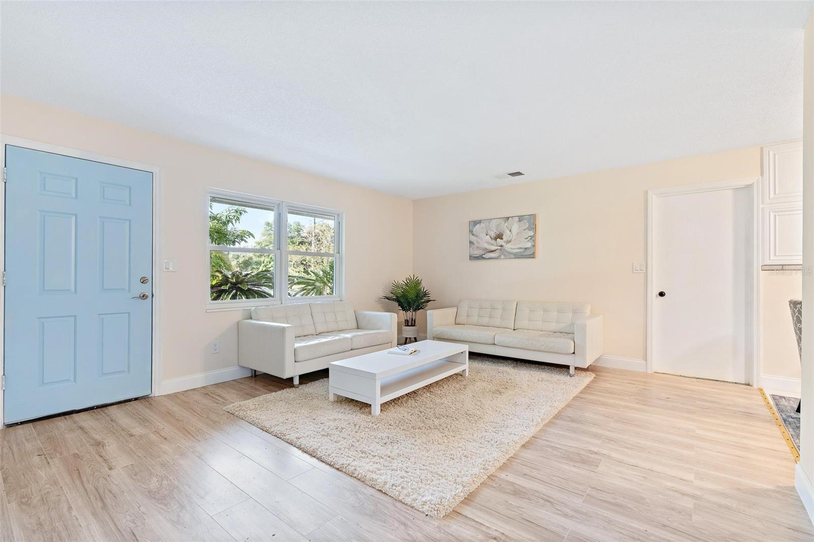 Image 6 of 26 For 421 Jasmine Road