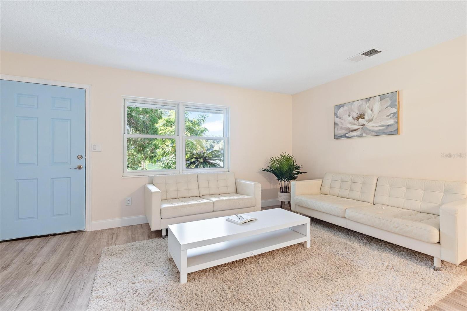 Image 7 of 26 For 421 Jasmine Road