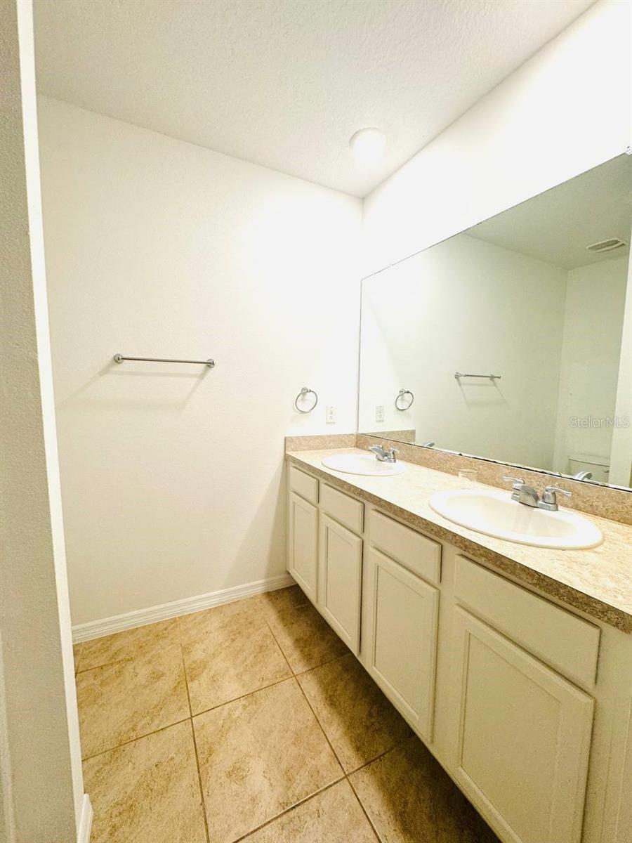 Image 16 of 29 For 800 Brooklet Drive