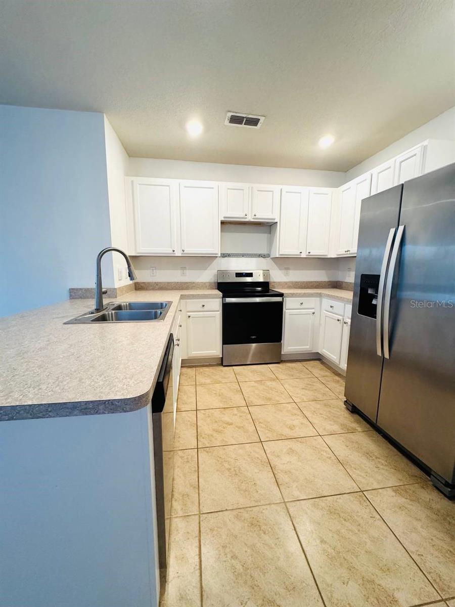 Image 7 of 29 For 800 Brooklet Drive