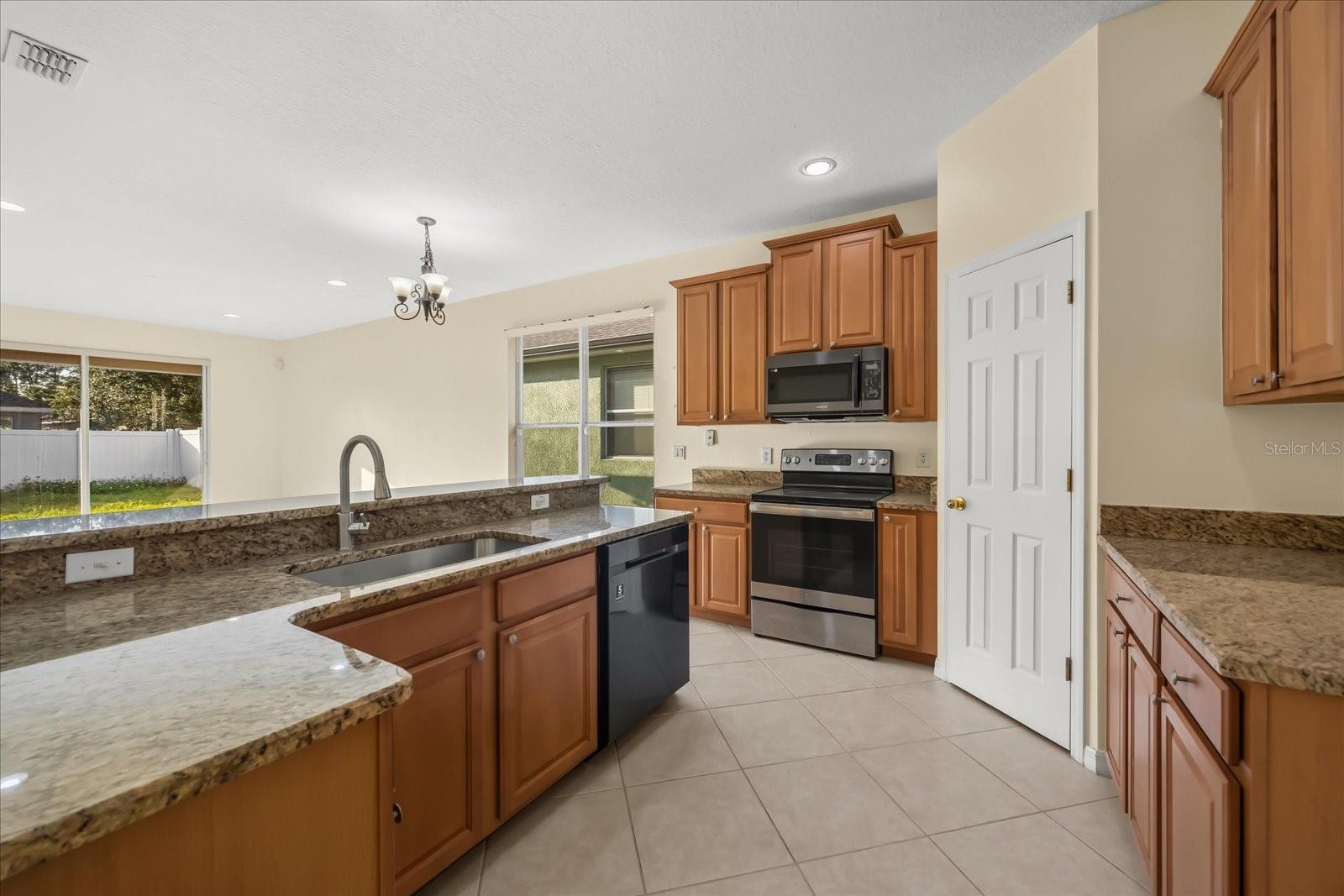 Image 4 of 32 For 9427 Edenshire Circle