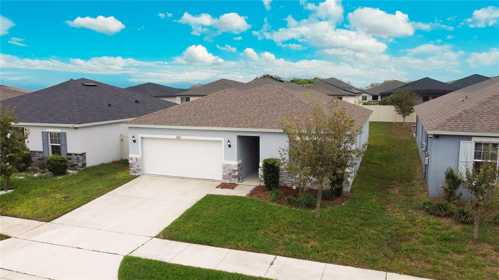 Image 11 of 17 For 861 Cambridge Drive