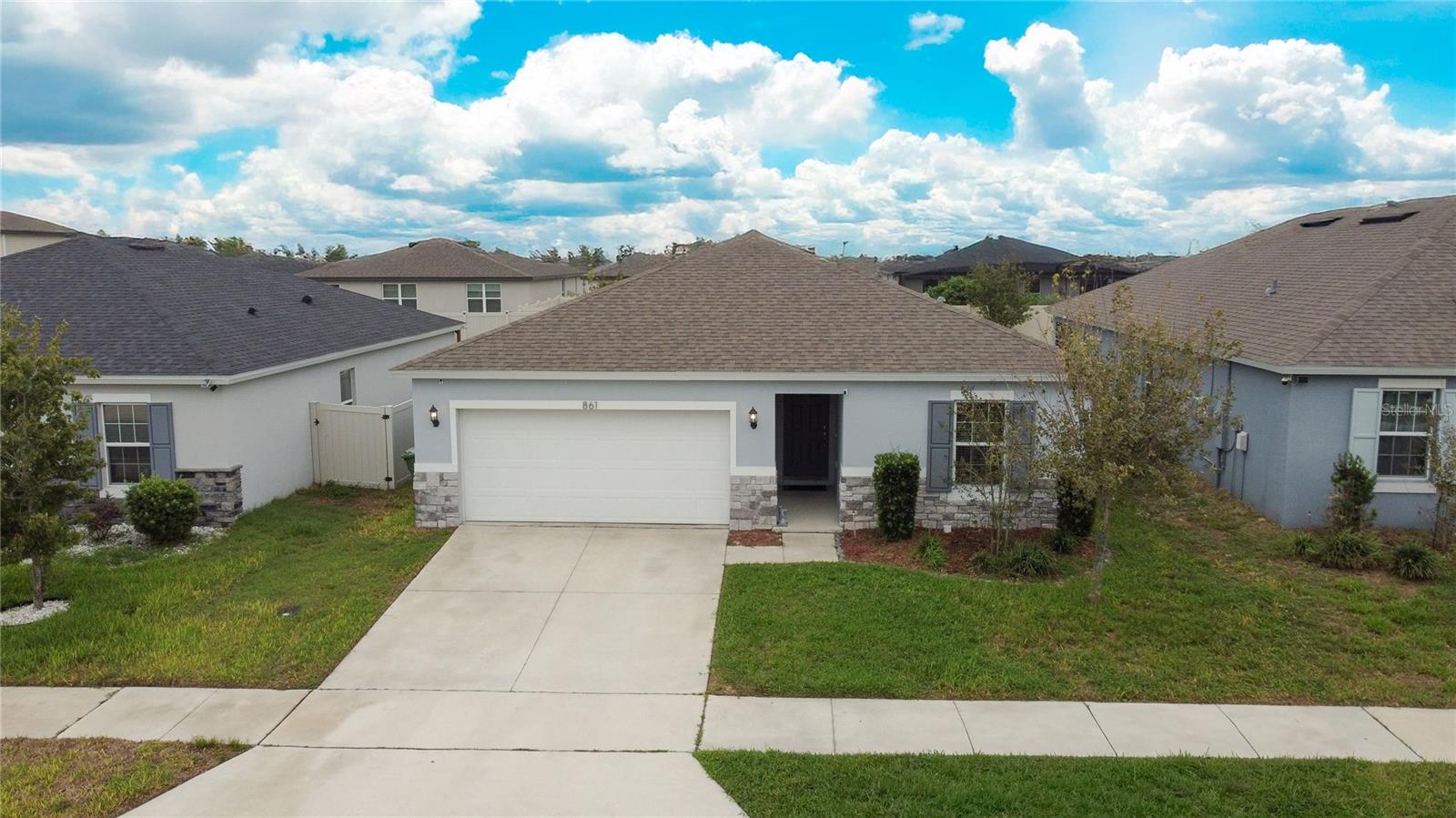 Image 12 of 17 For 861 Cambridge Drive