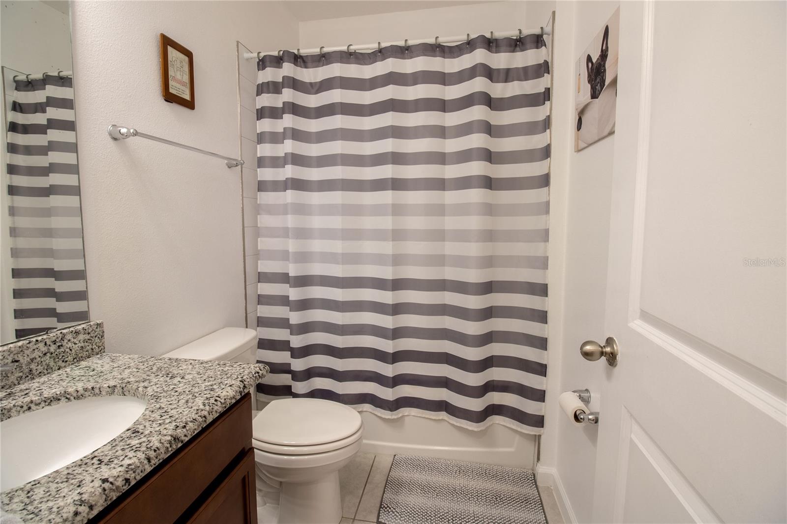 Image 7 of 17 For 861 Cambridge Drive