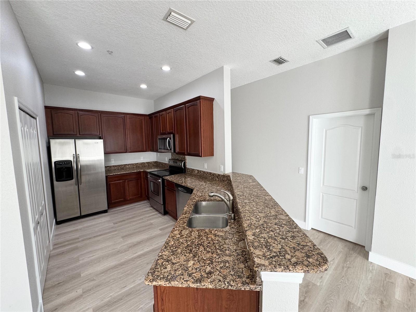 Image 14 of 41 For 10703 Yellow Tiger Lily Drive 24a