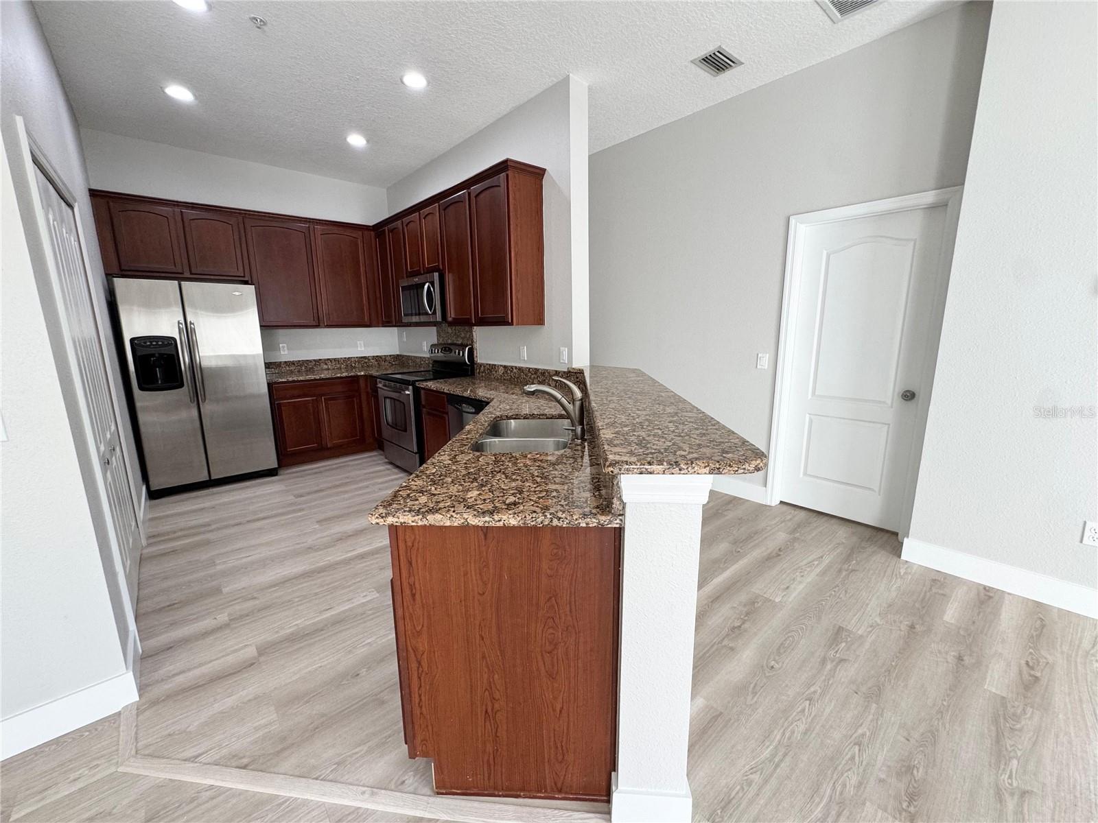 Image 15 of 41 For 10703 Yellow Tiger Lily Drive 24a