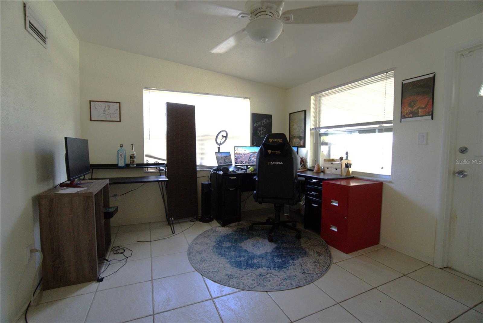 Listing photo id 10 for 4801 28th Avenue N