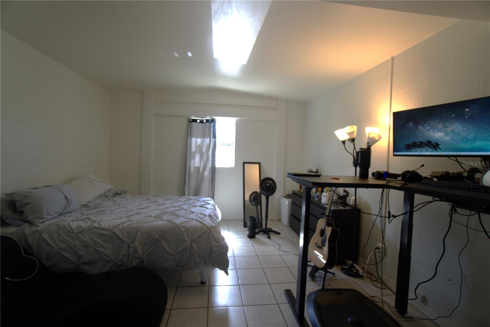 Listing photo id 11 for 4801 28th Avenue N