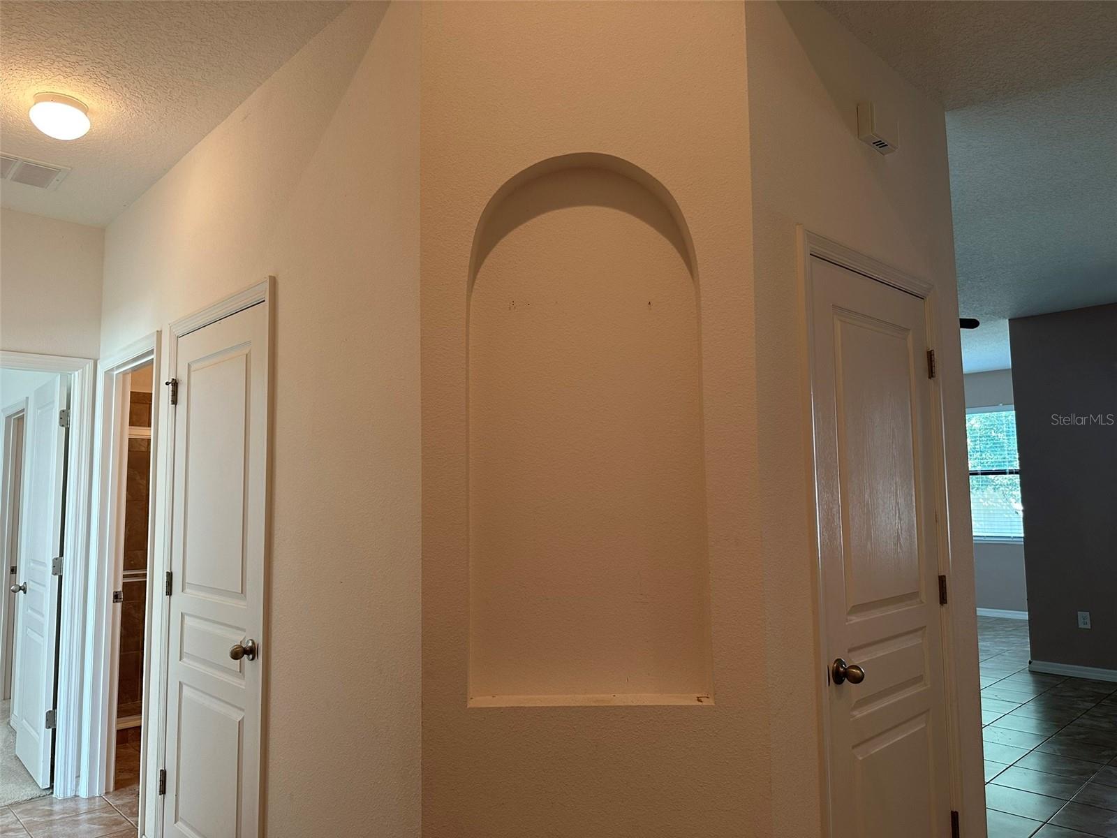 Image 10 of 39 For 4643 Doral Park Avenue