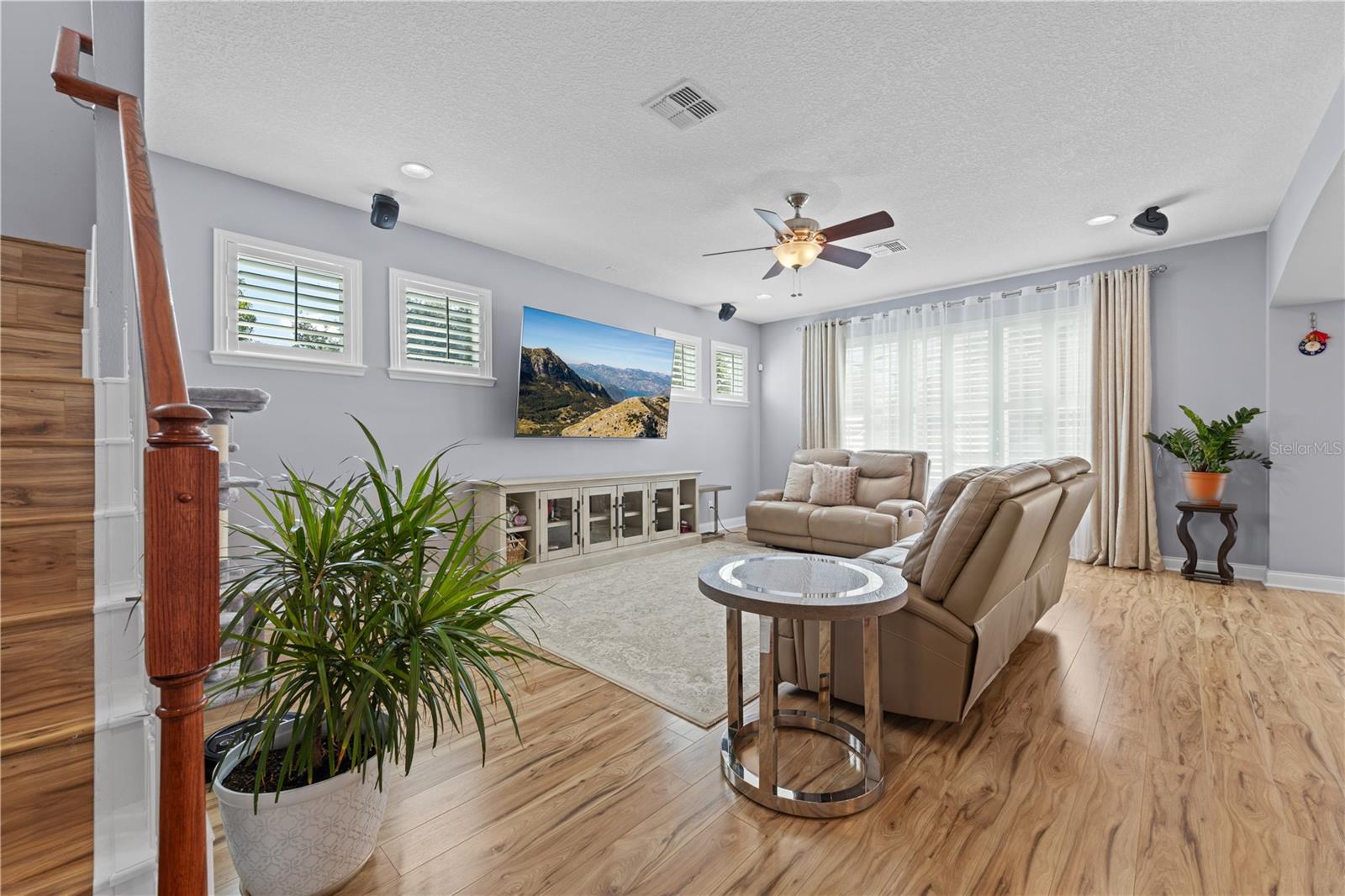 Listing photo id 16 for 10680 Billings Street