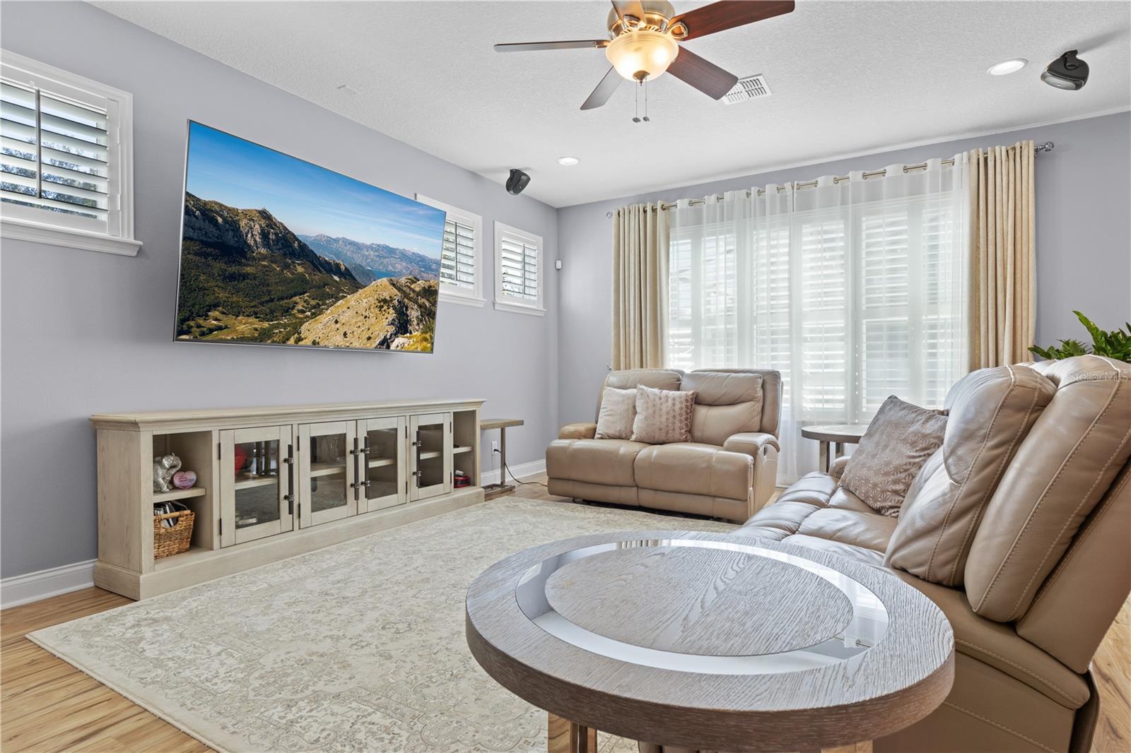 Listing photo id 18 for 10680 Billings Street