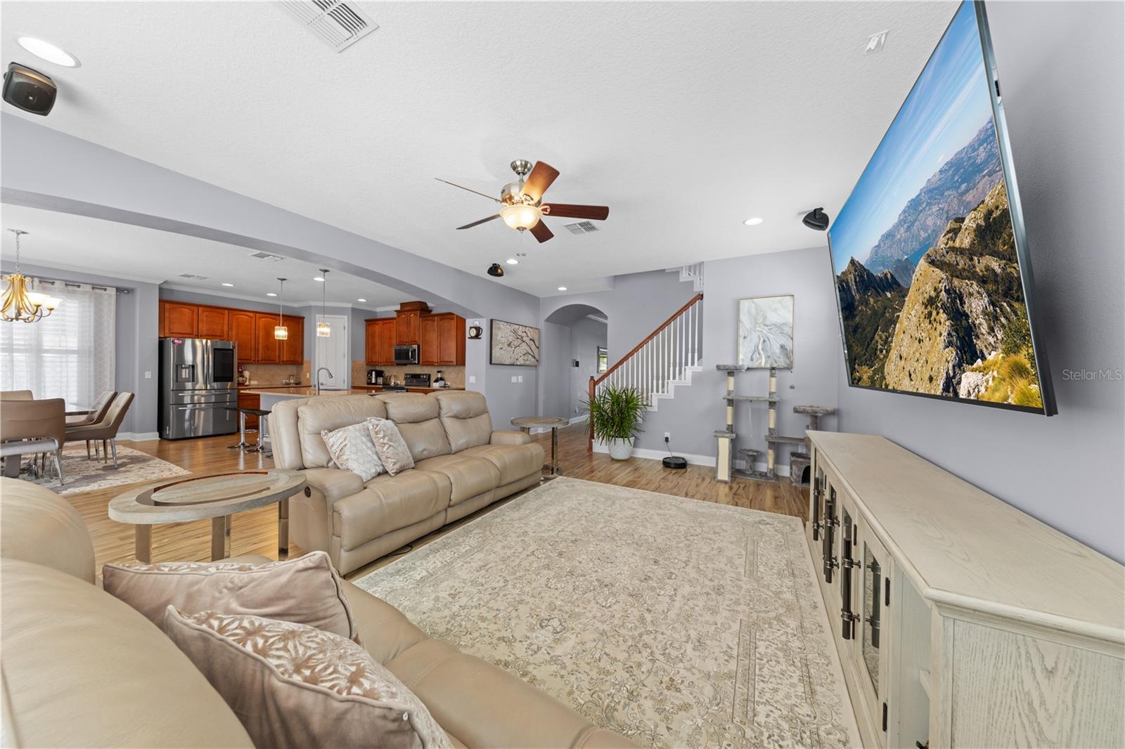 Listing photo id 21 for 10680 Billings Street