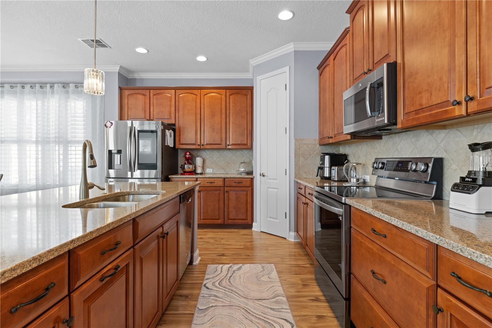 Listing photo id 23 for 10680 Billings Street