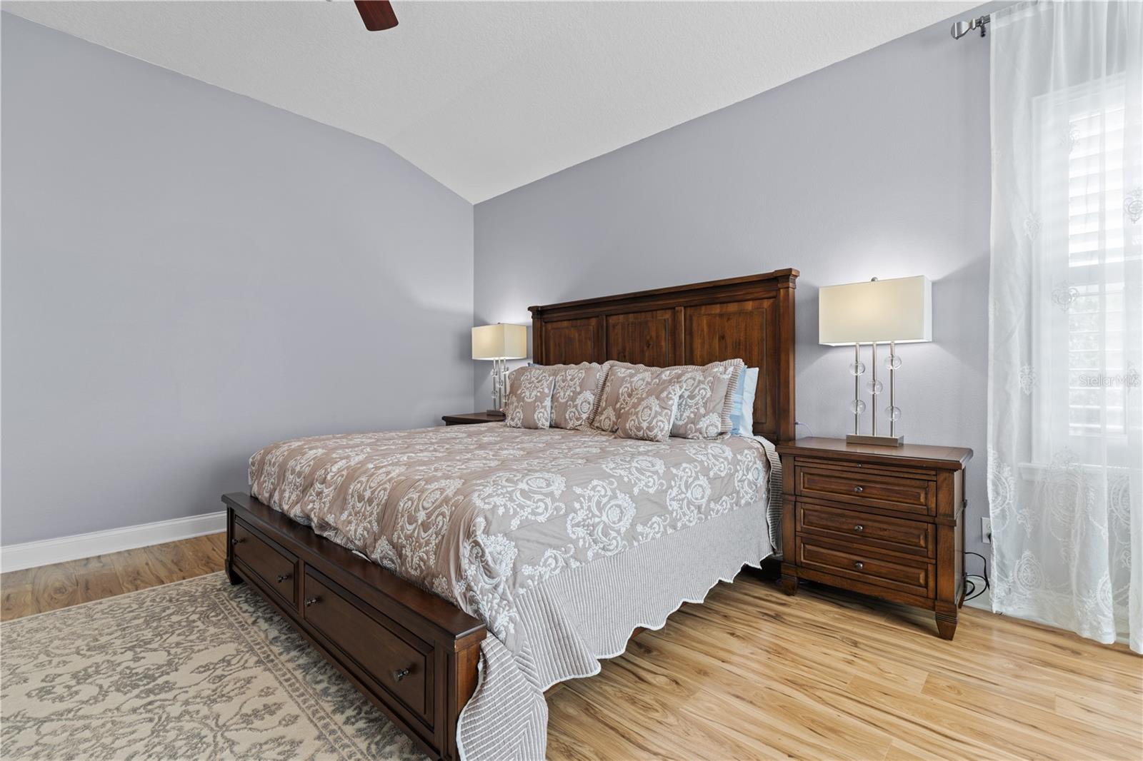 Listing photo id 32 for 10680 Billings Street