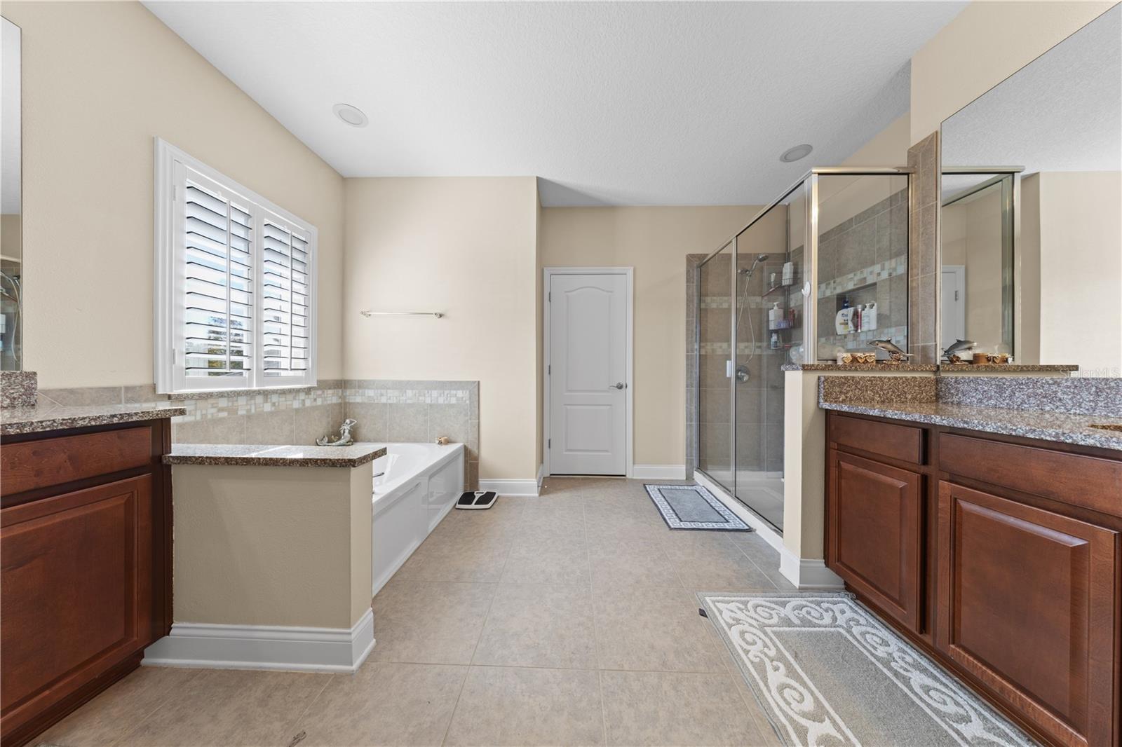Listing photo id 34 for 10680 Billings Street