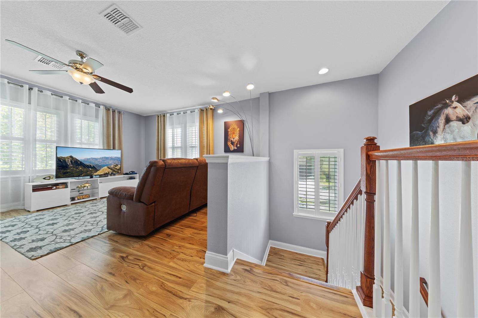 Listing photo id 37 for 10680 Billings Street