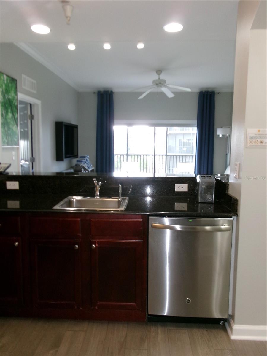 Image 10 of 73 For 14501 Grove Resort Avenue 1612