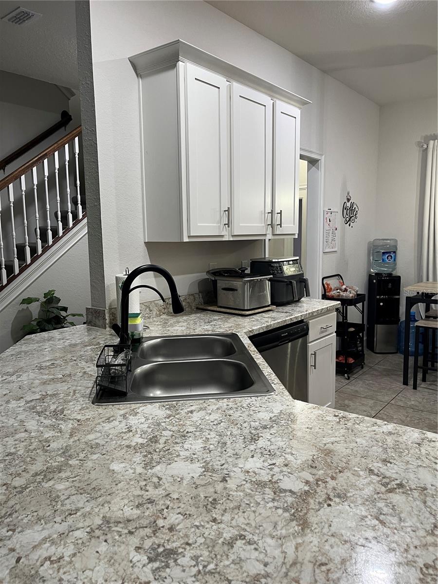 Image 12 of 79 For 823 Chinoy Road