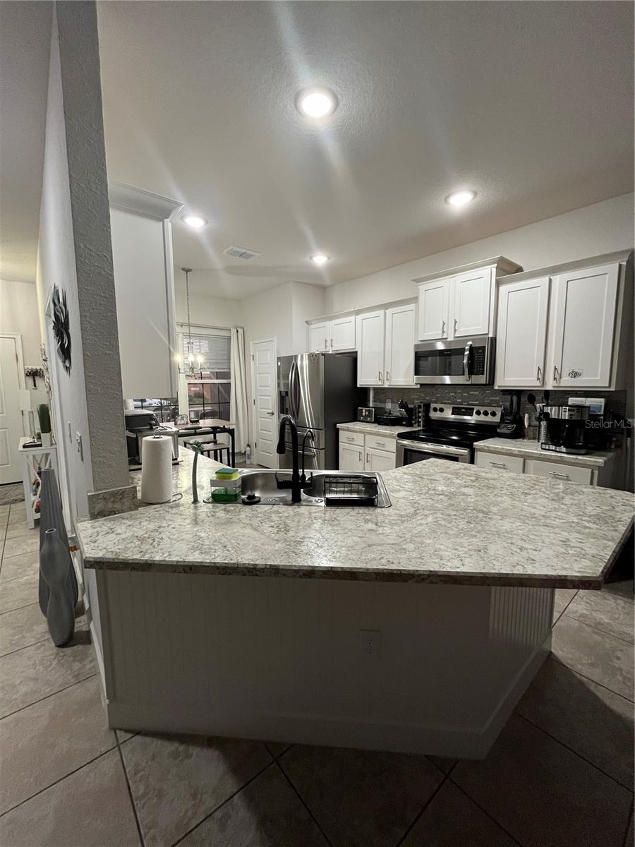 Image 15 of 79 For 823 Chinoy Road