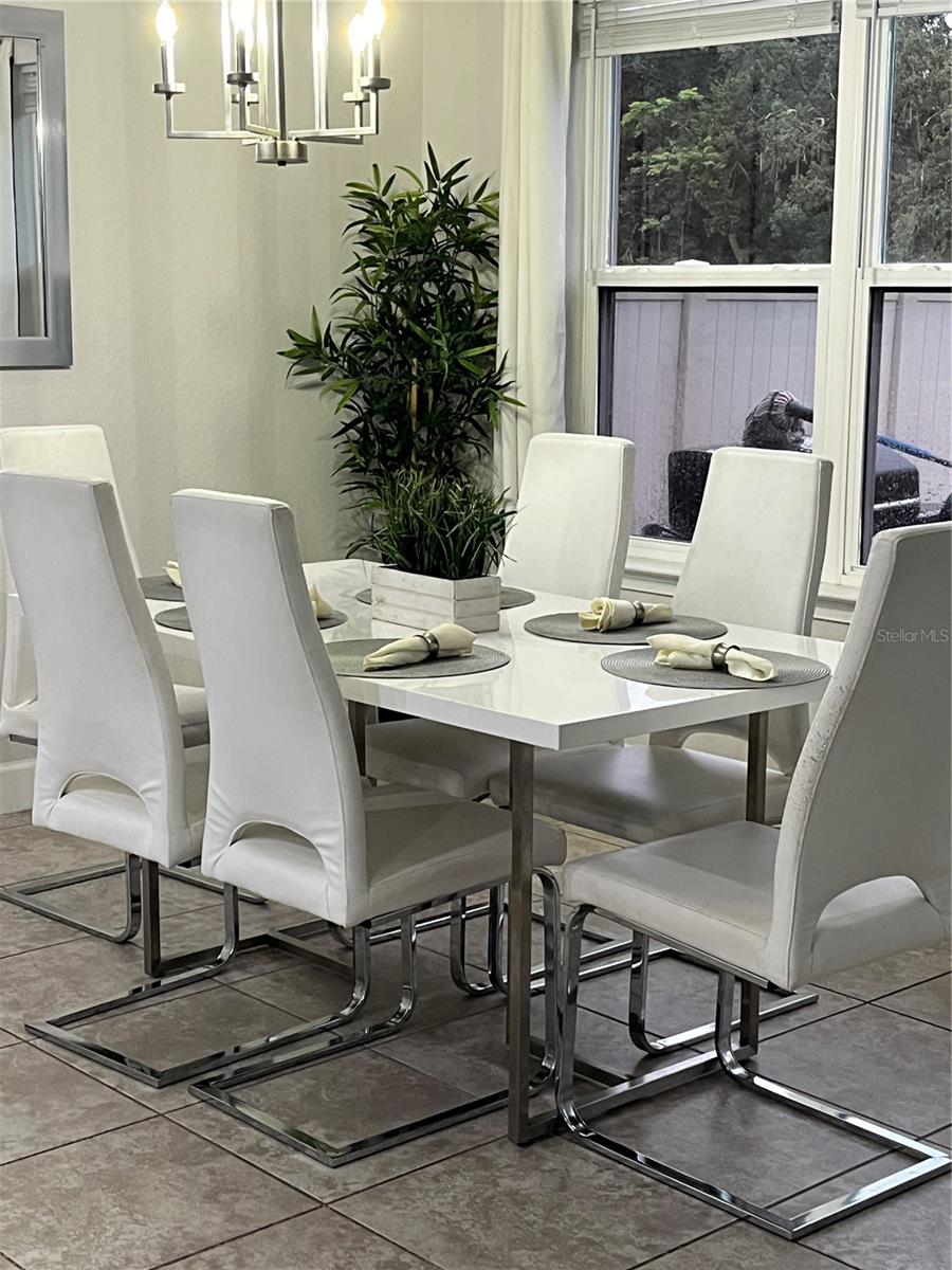 Image 18 of 79 For 823 Chinoy Road