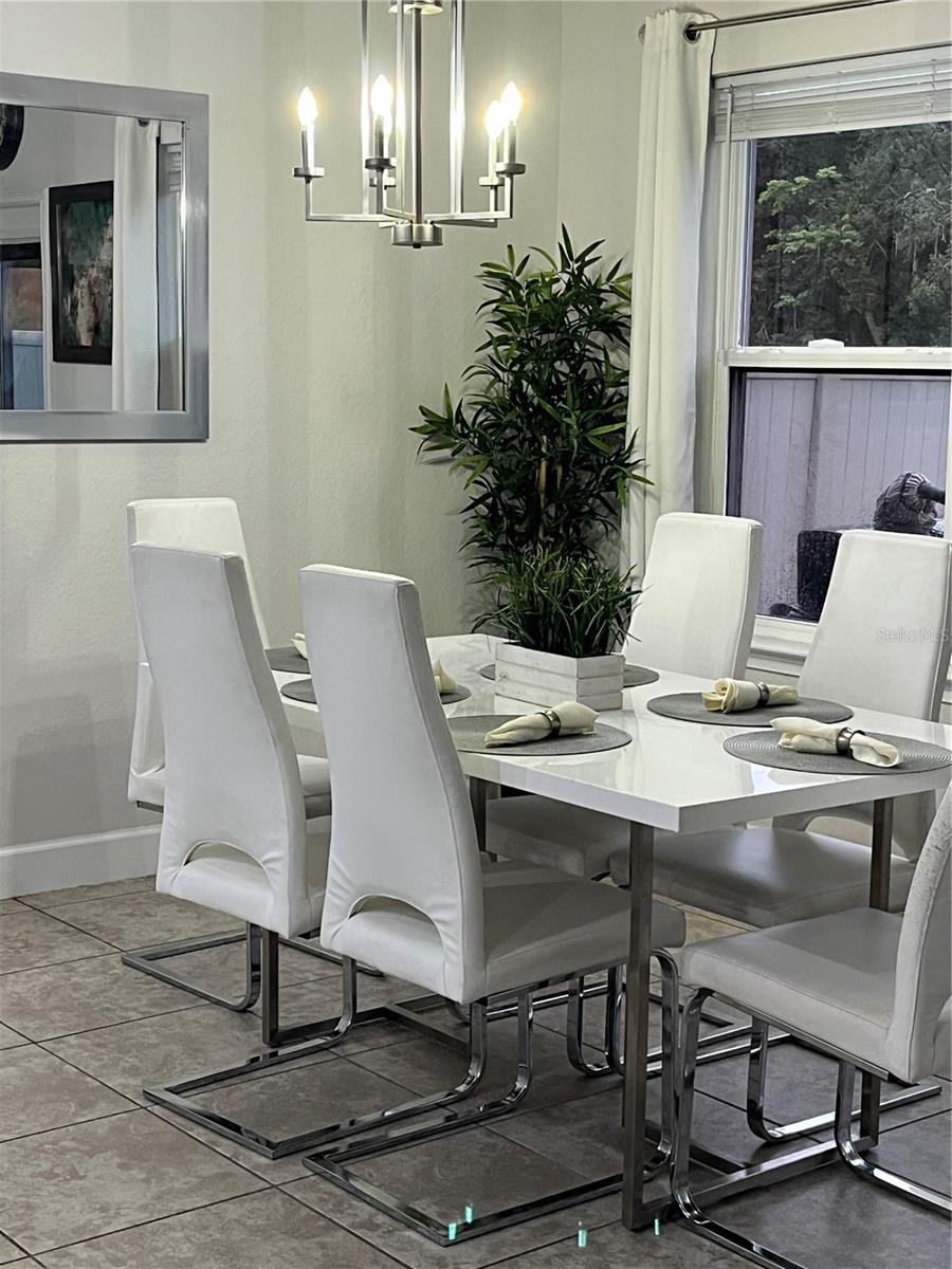 Image 19 of 79 For 823 Chinoy Road