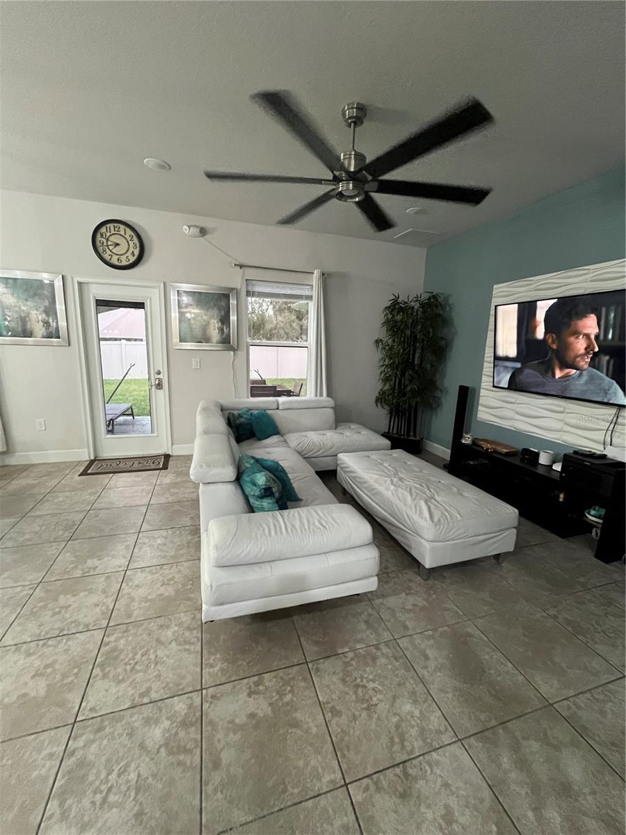 Image 22 of 79 For 823 Chinoy Road