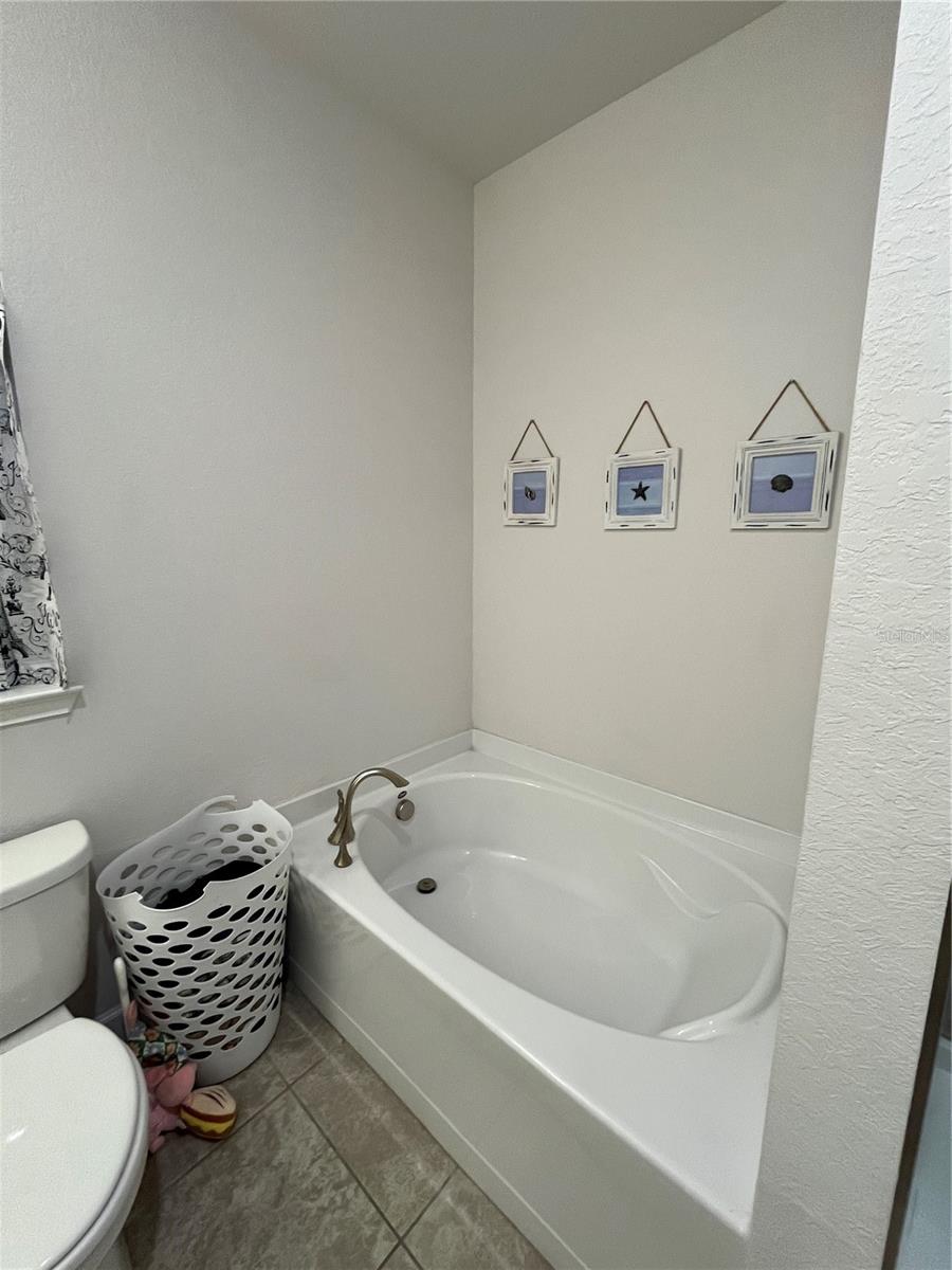 Image 34 of 79 For 823 Chinoy Road