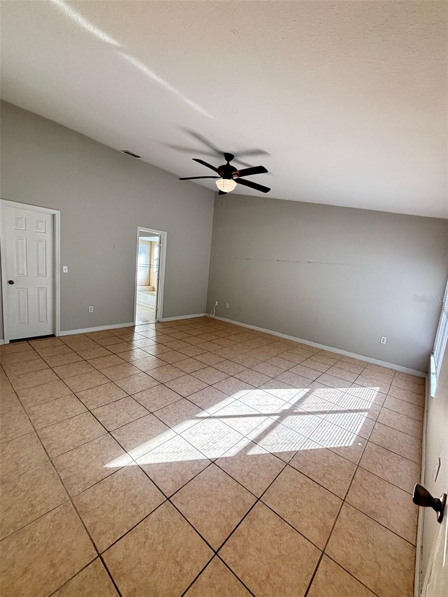 Image 19 of 26 For 655 Bear Court